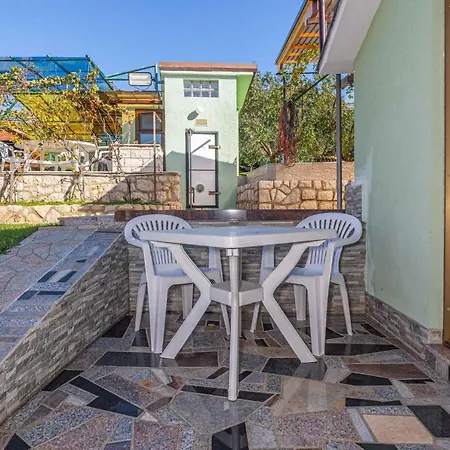Apartment In 43070 Crikvenica